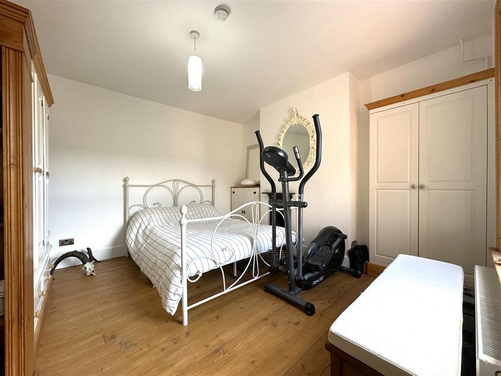 Master Bedroom 475