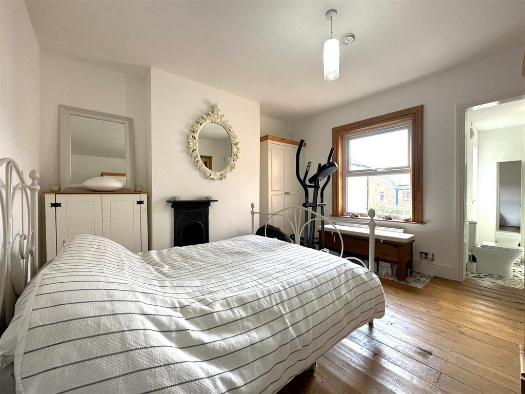 Bedroom One Into En-Suite 478