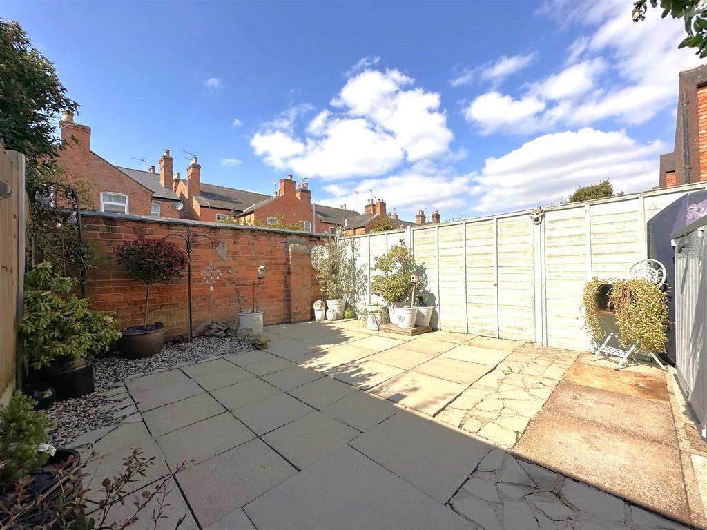Private Low-Maintenance Garden 513