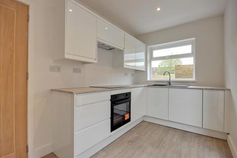 8 The Close, Little Weighton, Cottingham, HU20 3XA
