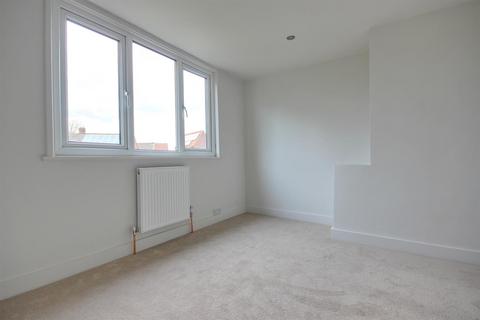 8 The Close, Little Weighton, Cottingham, HU20 3XA