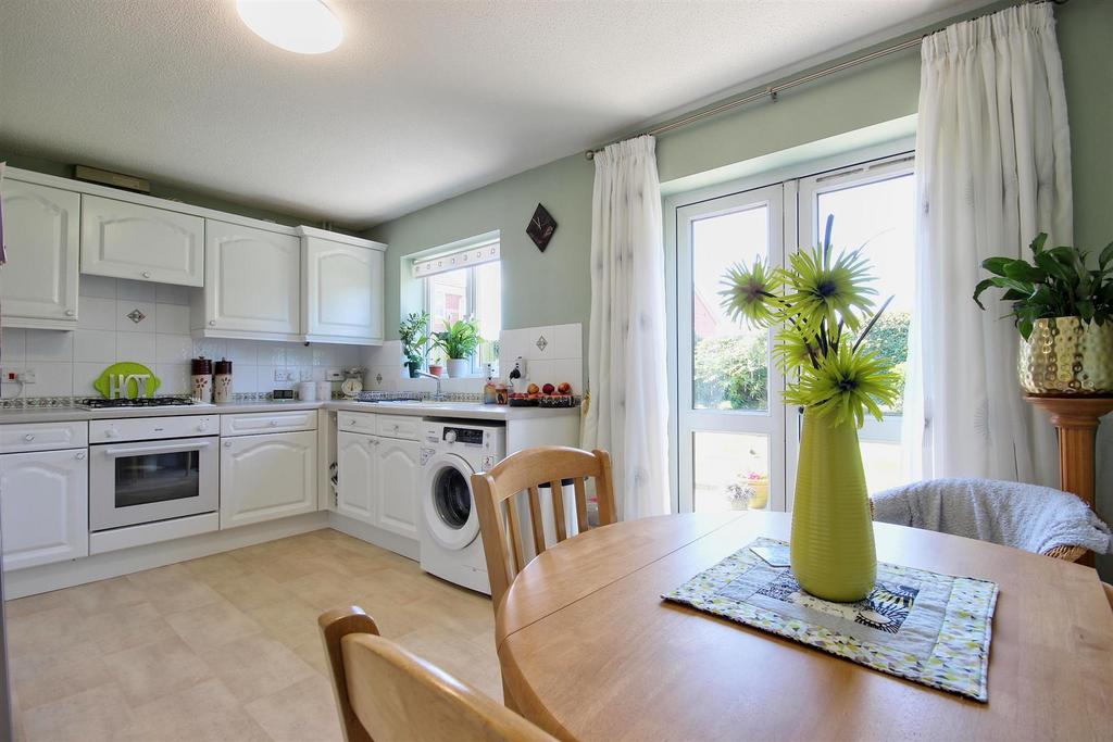 Dining kitchen