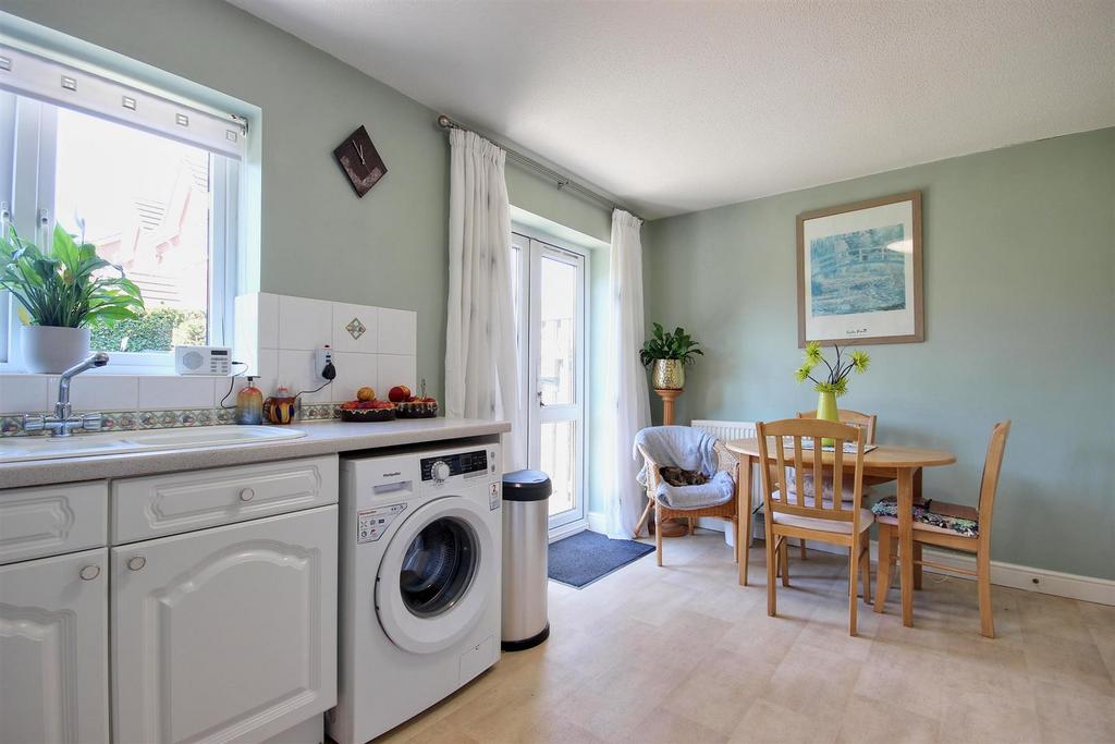Dining kitchen