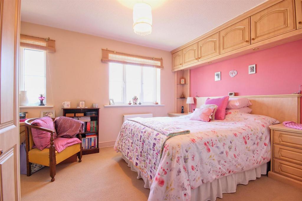 Master bedroom 1 (front)