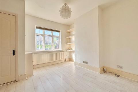 2 bedroom flat for sale, Seal Road, Sevenoaks