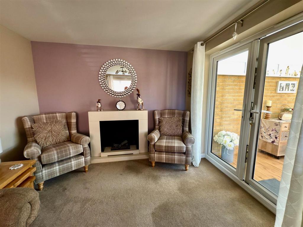 LOUNGE AREA.jpg