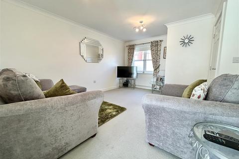 2 Barley Fields Close, Garforth, Leeds, LS25 1DT