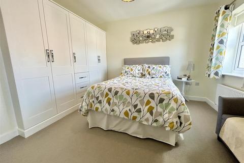 2 Barley Fields Close, Garforth, Leeds, LS25 1DT