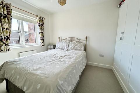 2 Barley Fields Close, Garforth, Leeds, LS25 1DT