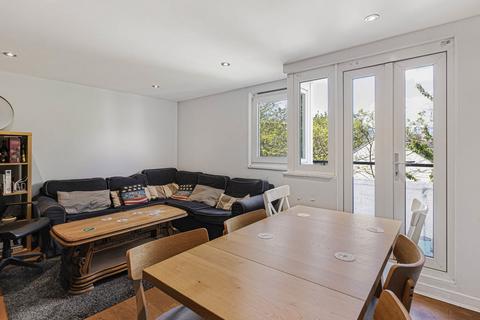 3 bedroom apartment for sale, Daplyn Street, London, E1