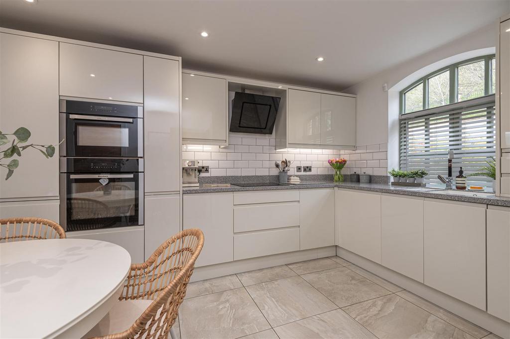 Lounge/Kitchen