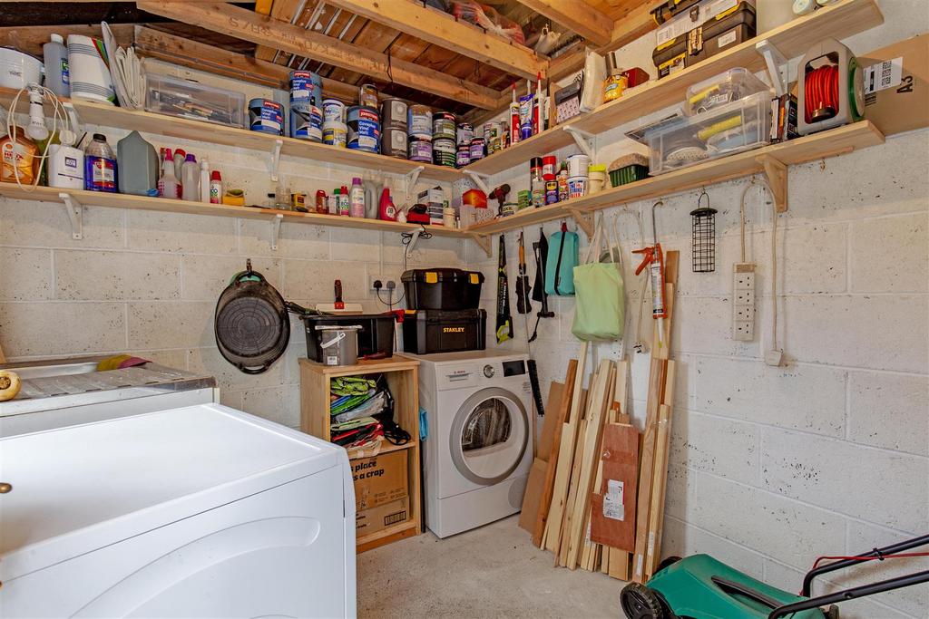 Utility Room-1.jpg