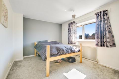 4 bedroom semi-detached house for sale, Blackwell Farm Road, East Grinstead, RH19