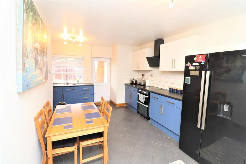 Kitchen1.jpg