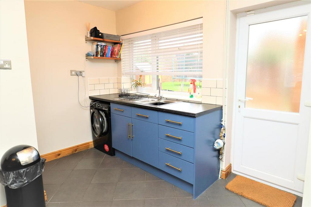 Kitchen .jpg