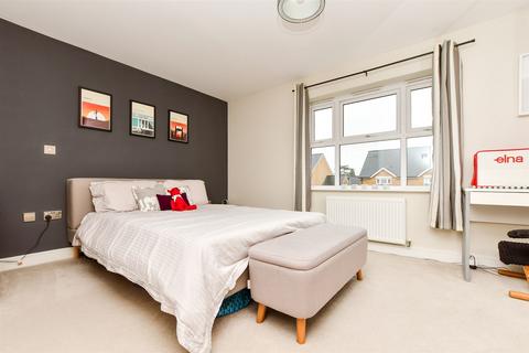14 Braby Drive, Horsham, RH12 4TJ