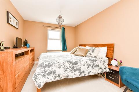 14 Braby Drive, Horsham, RH12 4TJ