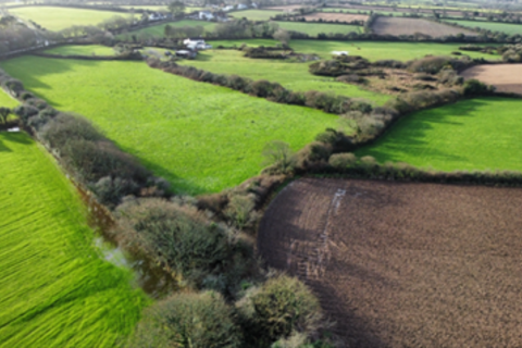 Land for sale, Praze, Camborne