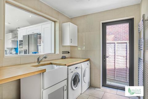 5 Barricane, Woking, GU21 7RB