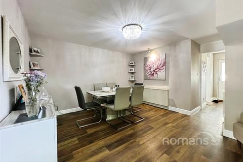 3 bedroom end of terrace house for sale, Heather Mead, Frimley, Camberley