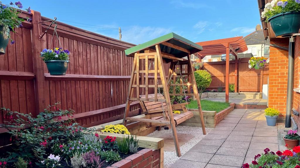 Garden 3.jpg