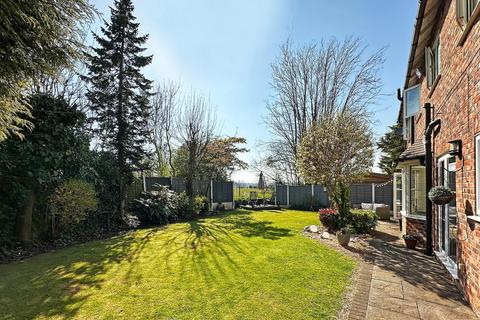 2 The Paddock, Timperley, Altrincham, WA15 7NR