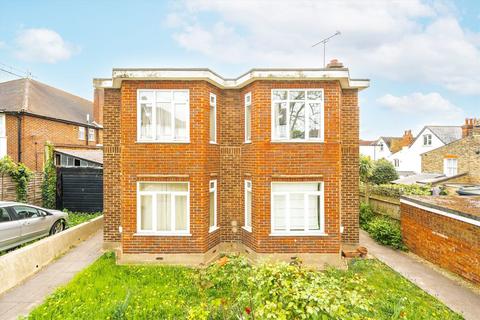 Flat 4, Park Court Woodside, London, SW19 7AH