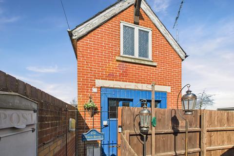 2 bedroom detached house for sale, Granville Road, Colchester CO1