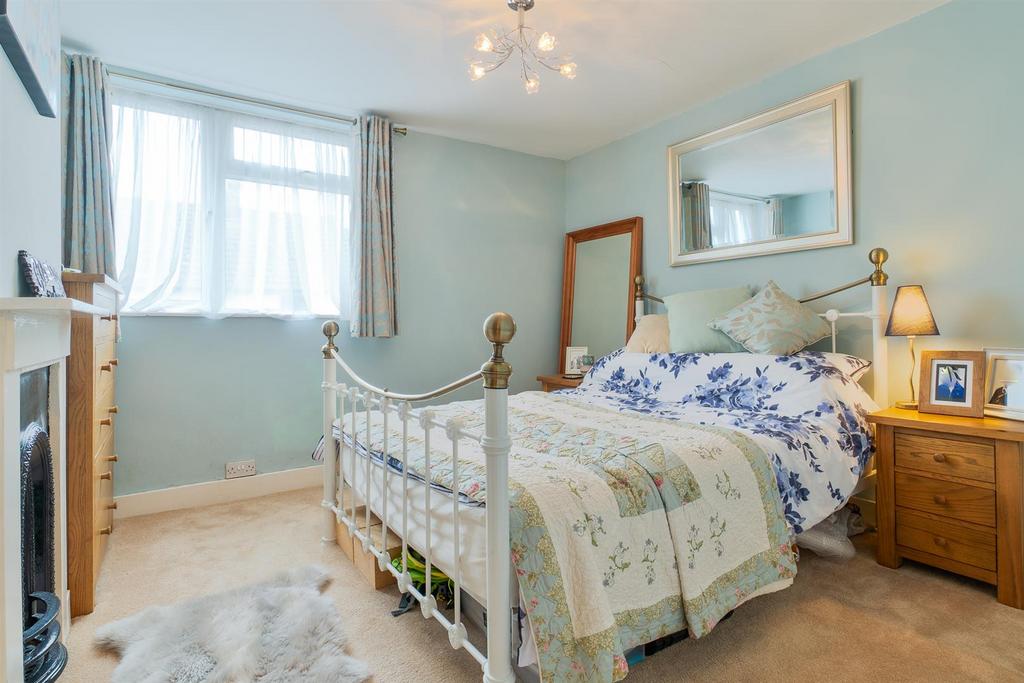Bedroom..jpg