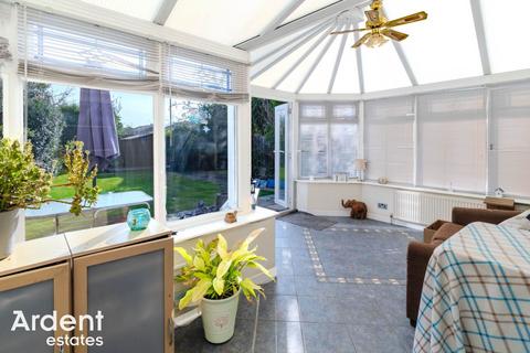 3 bedroom semi-detached house for sale, Heywood Way, Heybridge