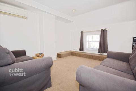 1 bedroom apartment to rent, The Hornet Chichester PO19