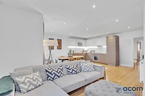 2 bedroom apartment for sale - Woodcroft Apartments, Silverworks Close NW9