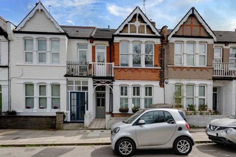 Squires Lane, London N3