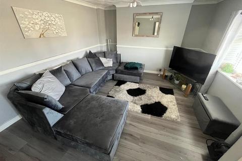1 bedroom flat for sale, Llangyfelach Road, Treboeth, Swansea