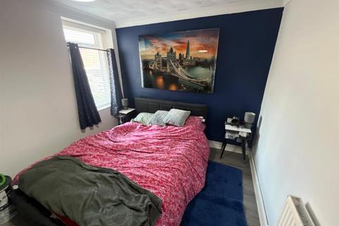 1 bedroom flat for sale, Llangyfelach Road, Treboeth, Swansea