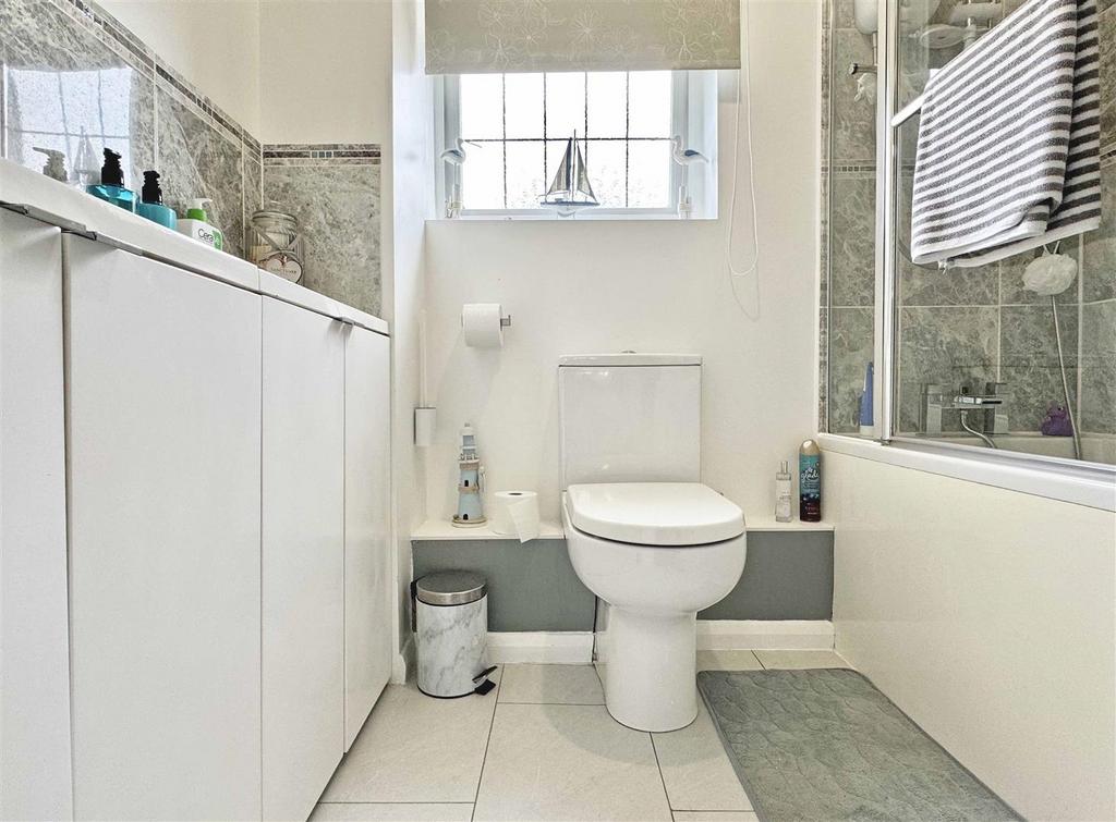 Bathroom.jpg