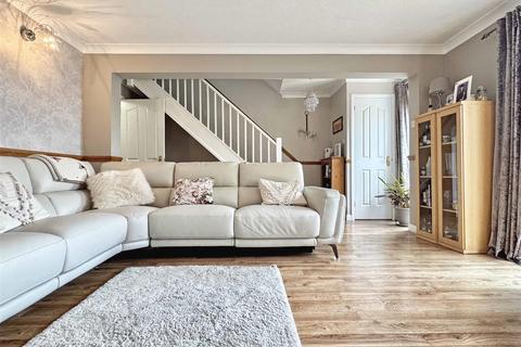35 Beadle Way, Great Leighs, Chelmsford, CM3 1RT