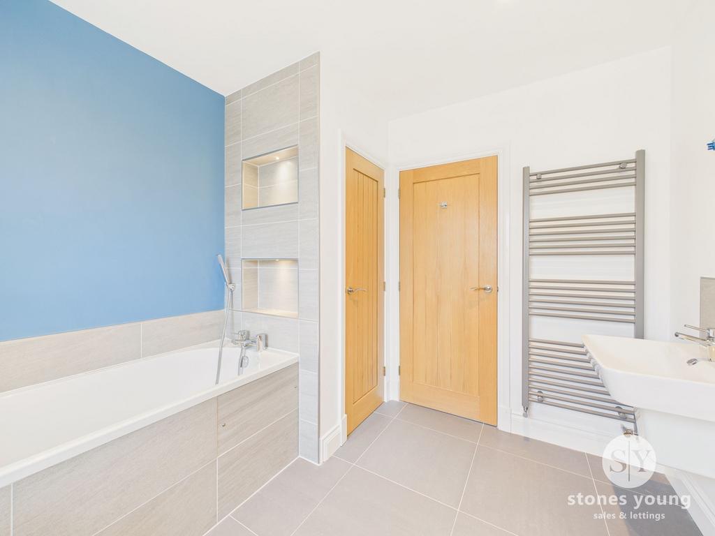 En-suite Bathroom