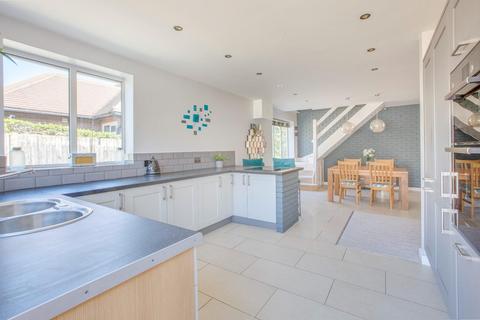 4 bedroom chalet for sale, Stanley Hill, Amersham, Buckinghamshire, HP7 9HQ