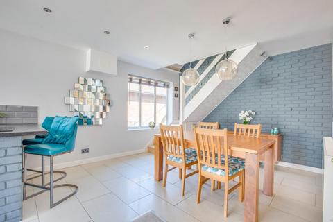 4 bedroom chalet for sale, Stanley Hill, Amersham, Buckinghamshire, HP7 9HQ