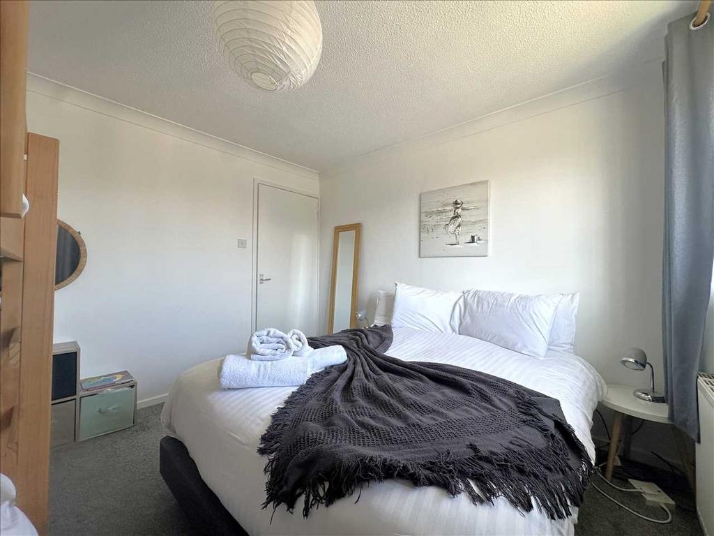 Bedroom (front)