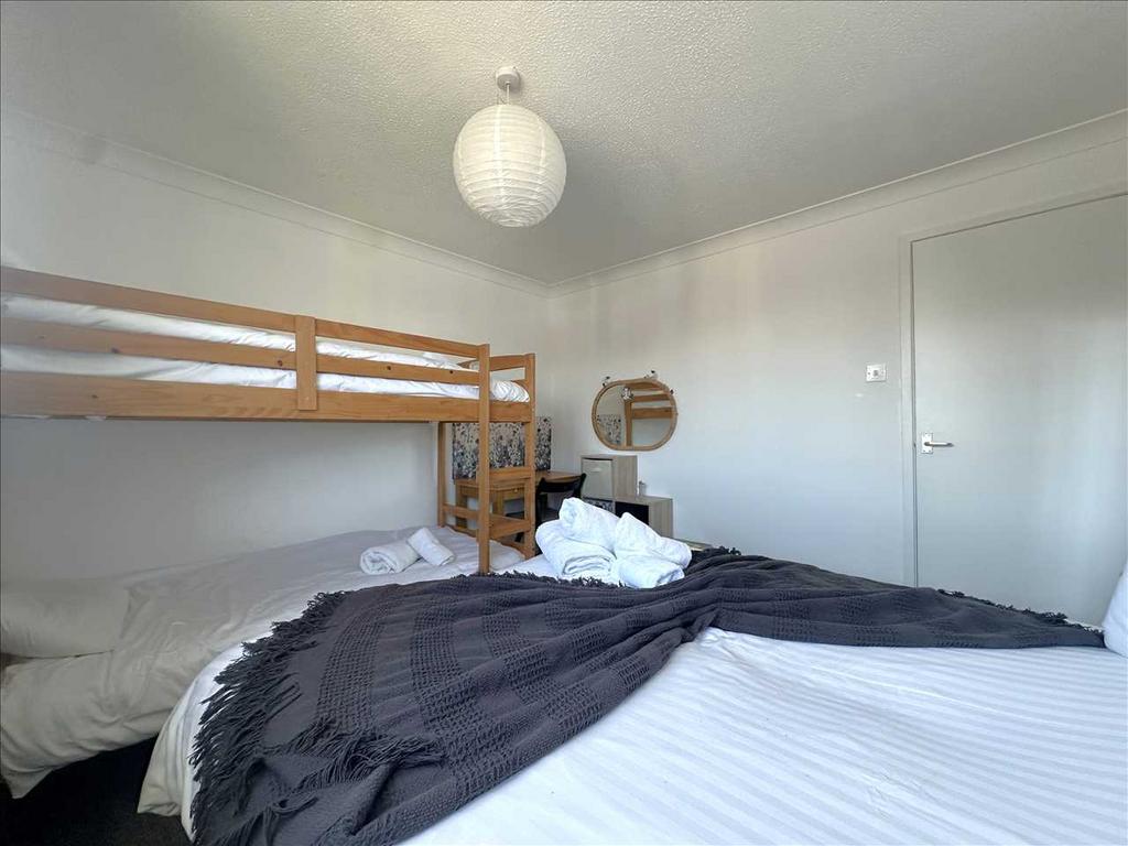 Bedroom (front)