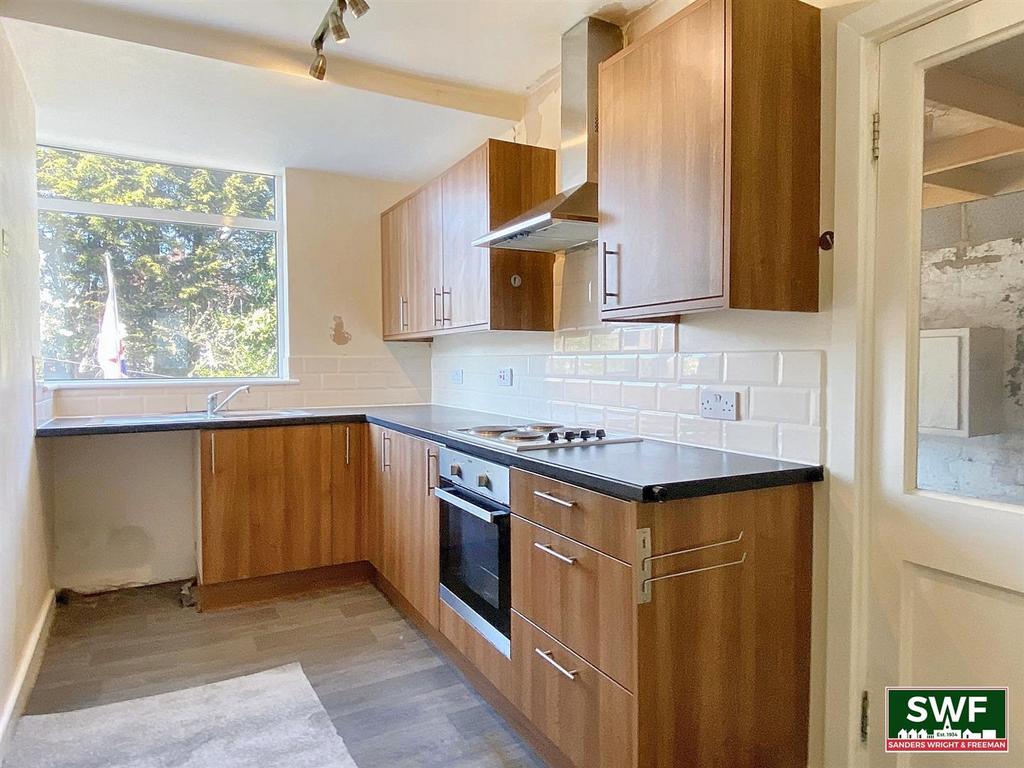 Kitchen2(2).jpg