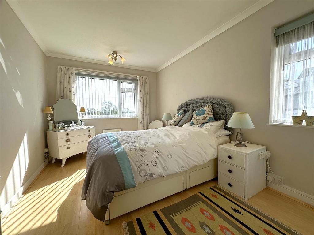 Dual-Aspect Master Bedroom 665