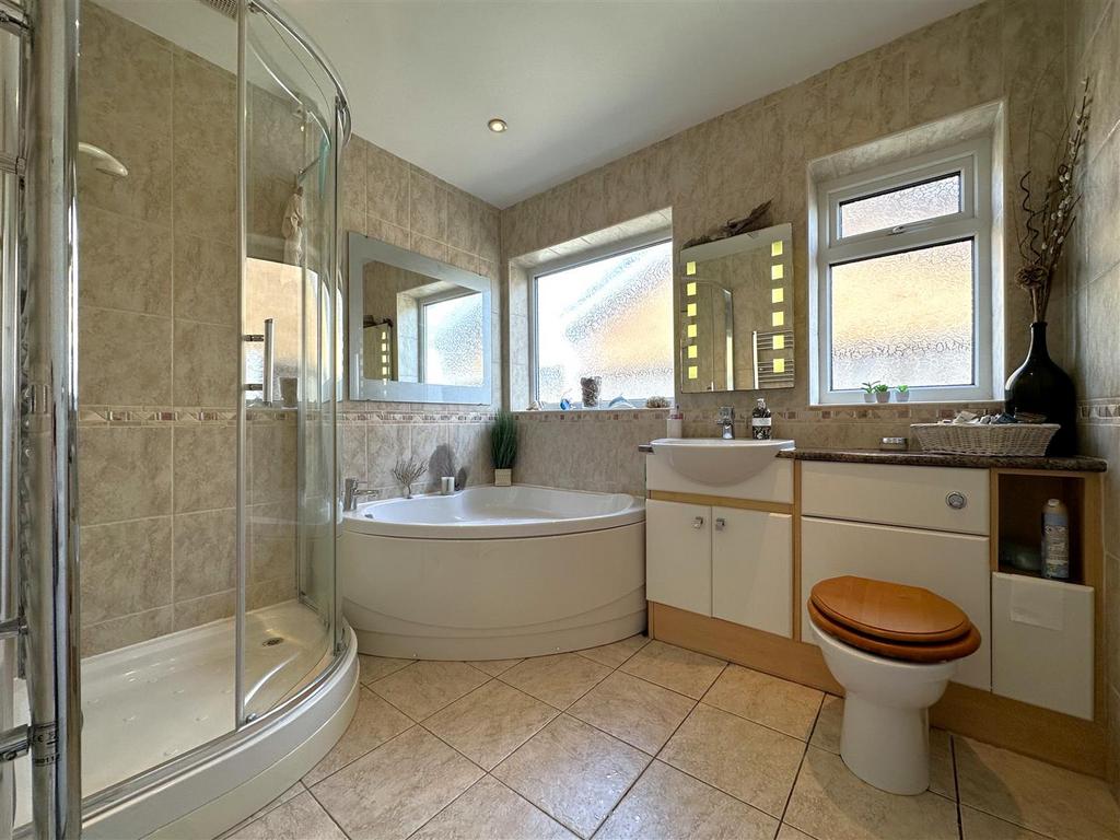 Four-Piece Bathroom 651