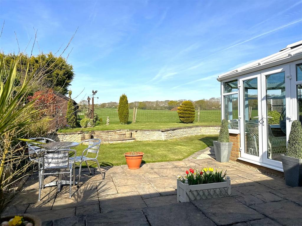 Beautifully Private Garden 627