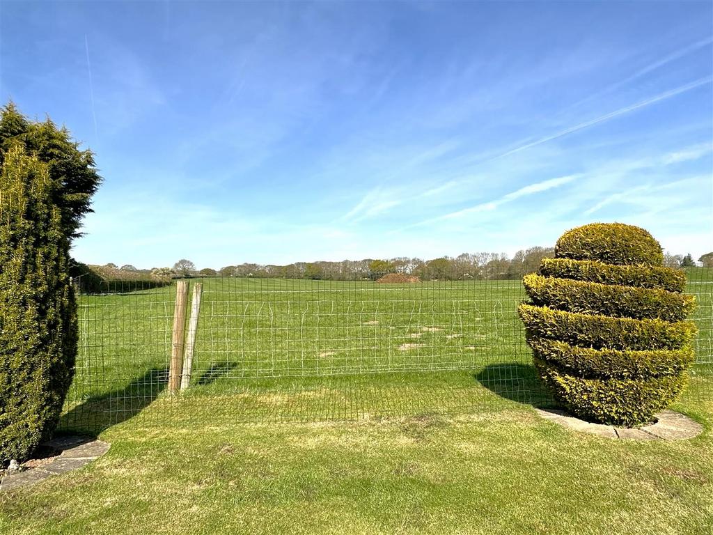 Captivating Countryside Outlook 613