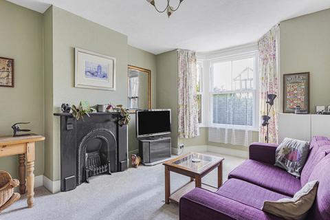 12 Edgell Road, Staines-upon-thames, TW18 2ES