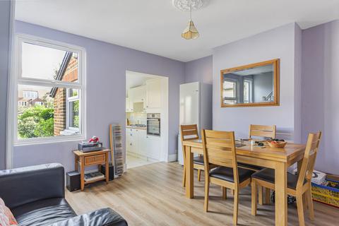 12 Edgell Road, Staines-upon-thames, TW18 2ES