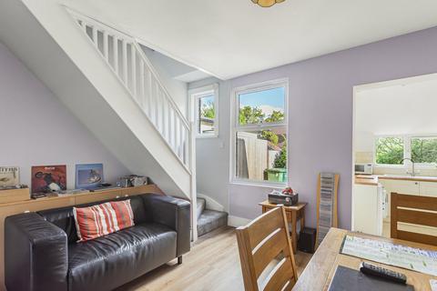 12 Edgell Road, Staines-upon-thames, TW18 2ES
